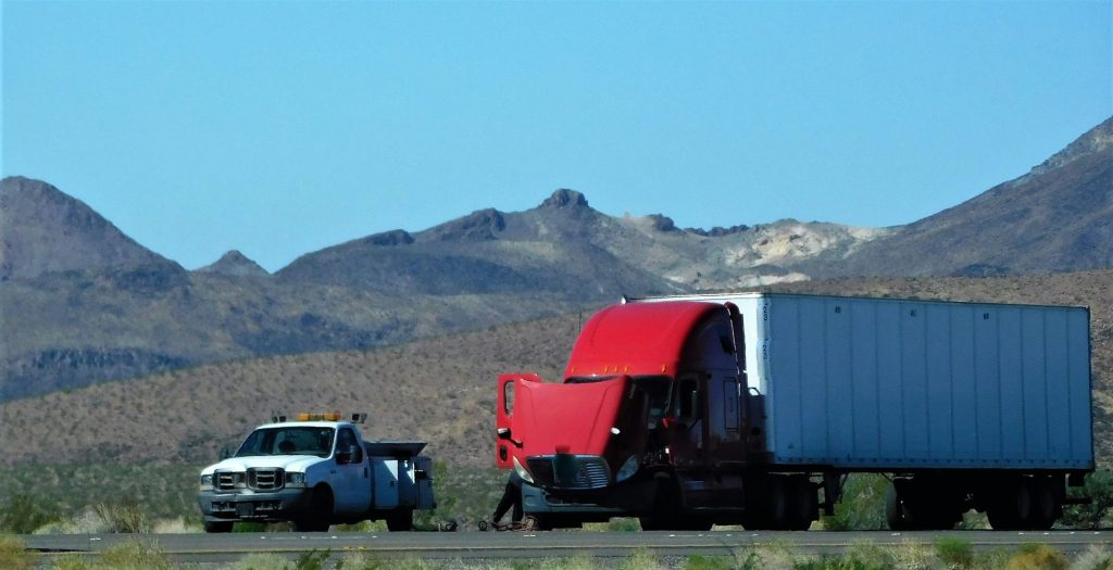 Mobile Truck Repair for a Big Rig Diesel Truck on the Side of the Road!